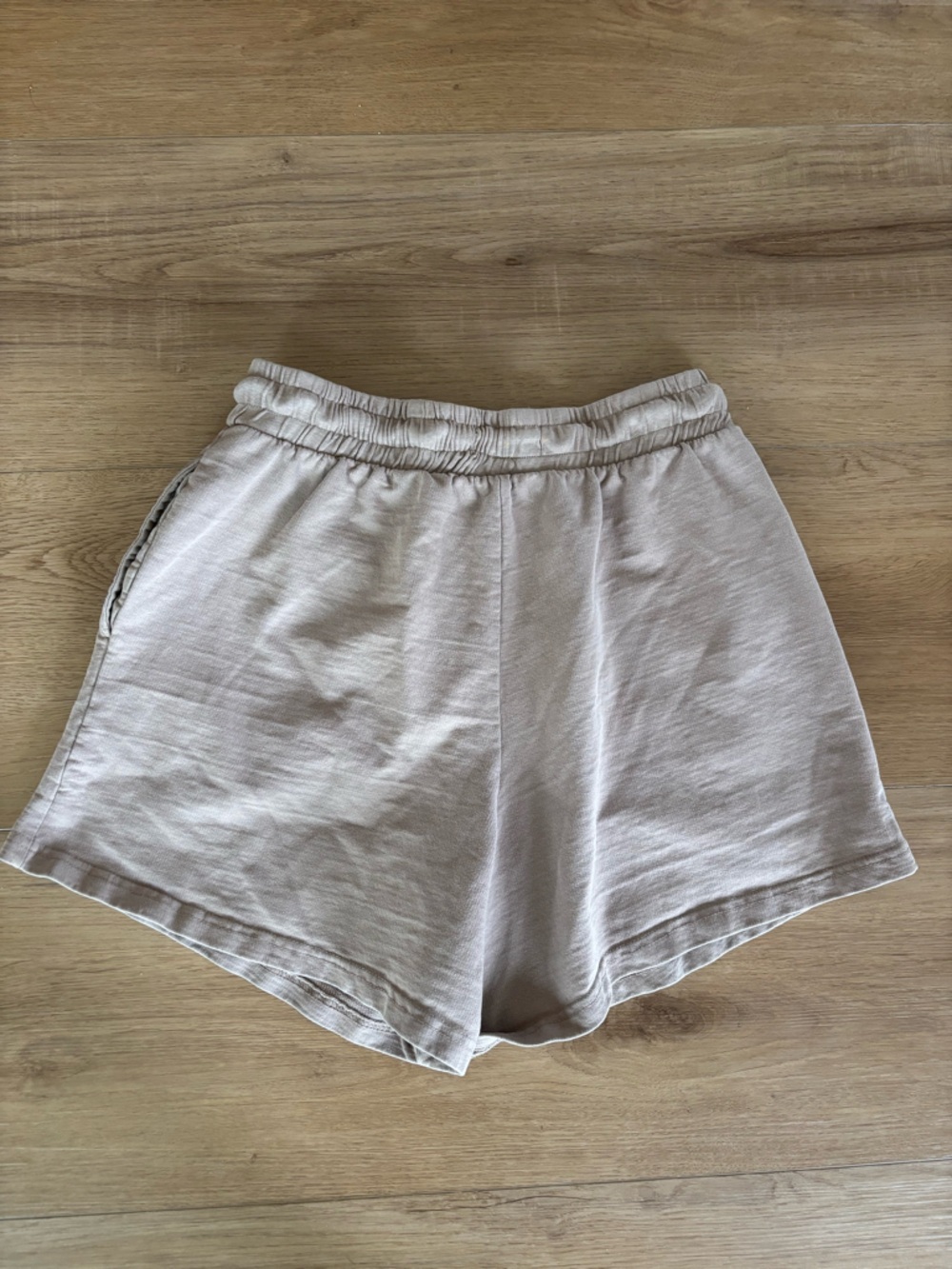 Gilded Intent Tan Elastic Waist Shorts Size Small - Picture 4 of 5